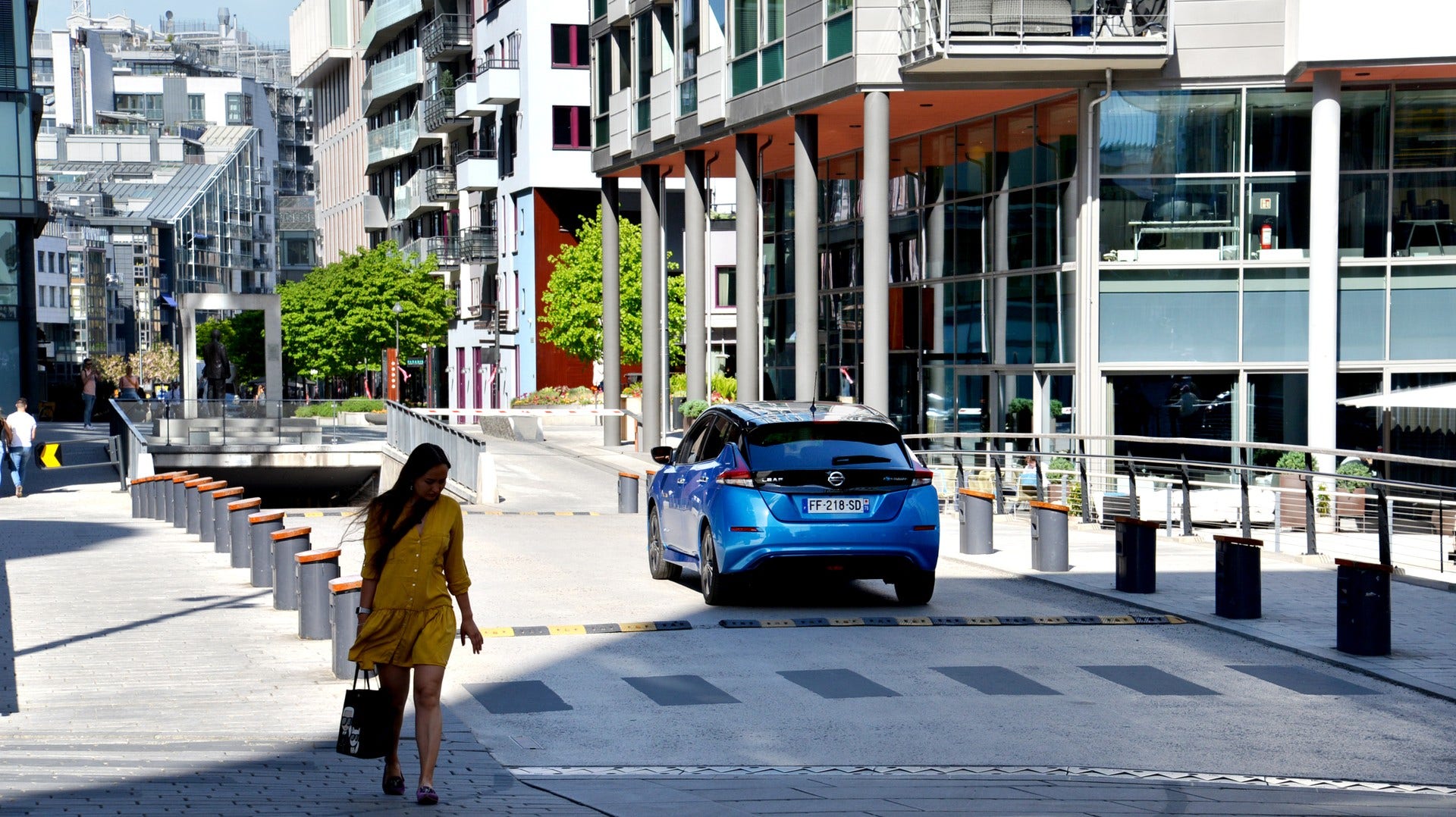 Lyxiga Aker brygge i centrala Oslo: Nissan Leaf var 2018 Norges bästsäljande bil, alla kategorier medräknade.