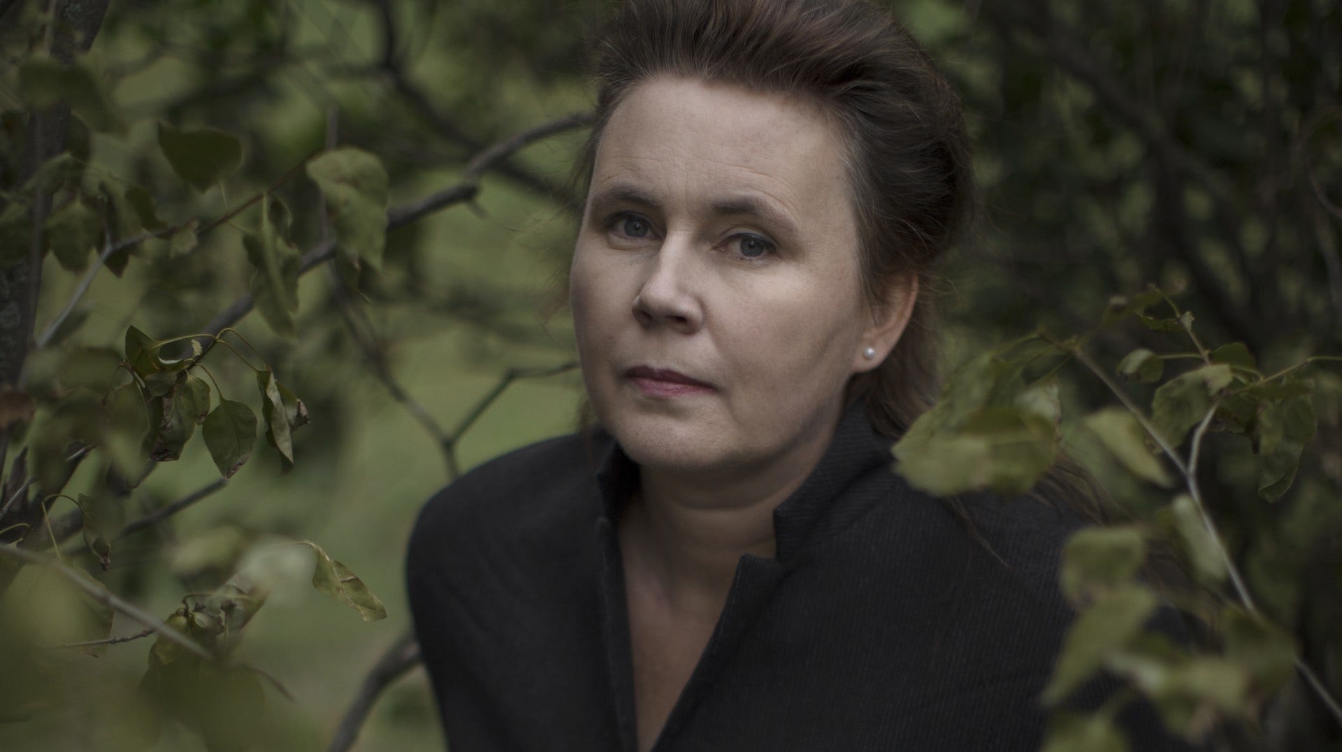 Ulrika Milles aktuell med boken ”Ensamvargar”.