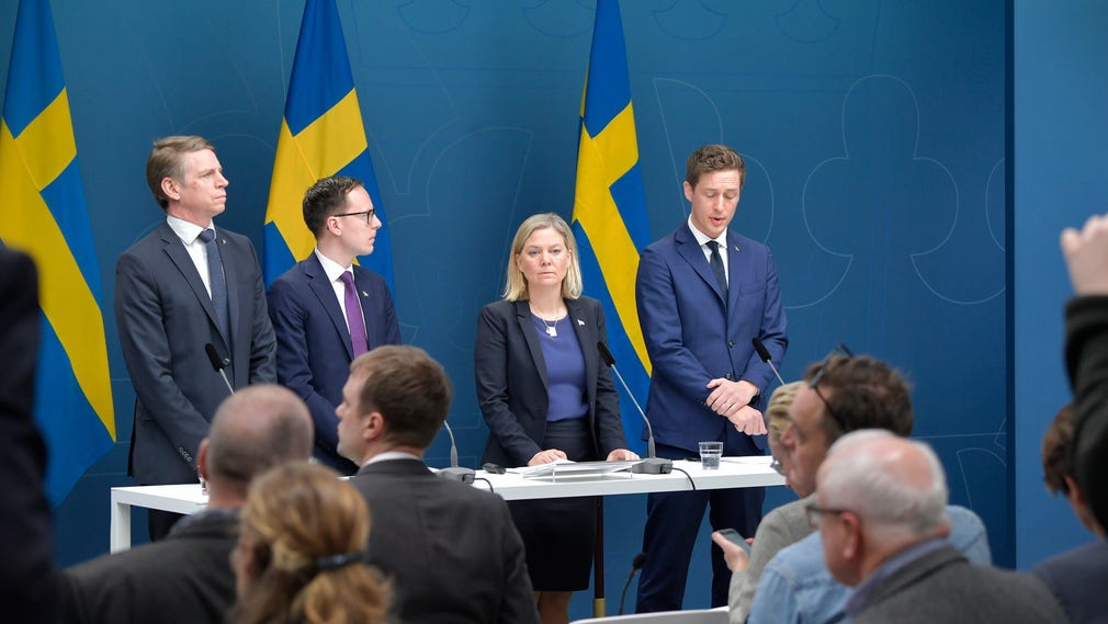 Regeringen håller pressträff om ett nytt ekonomiskt krispaket.