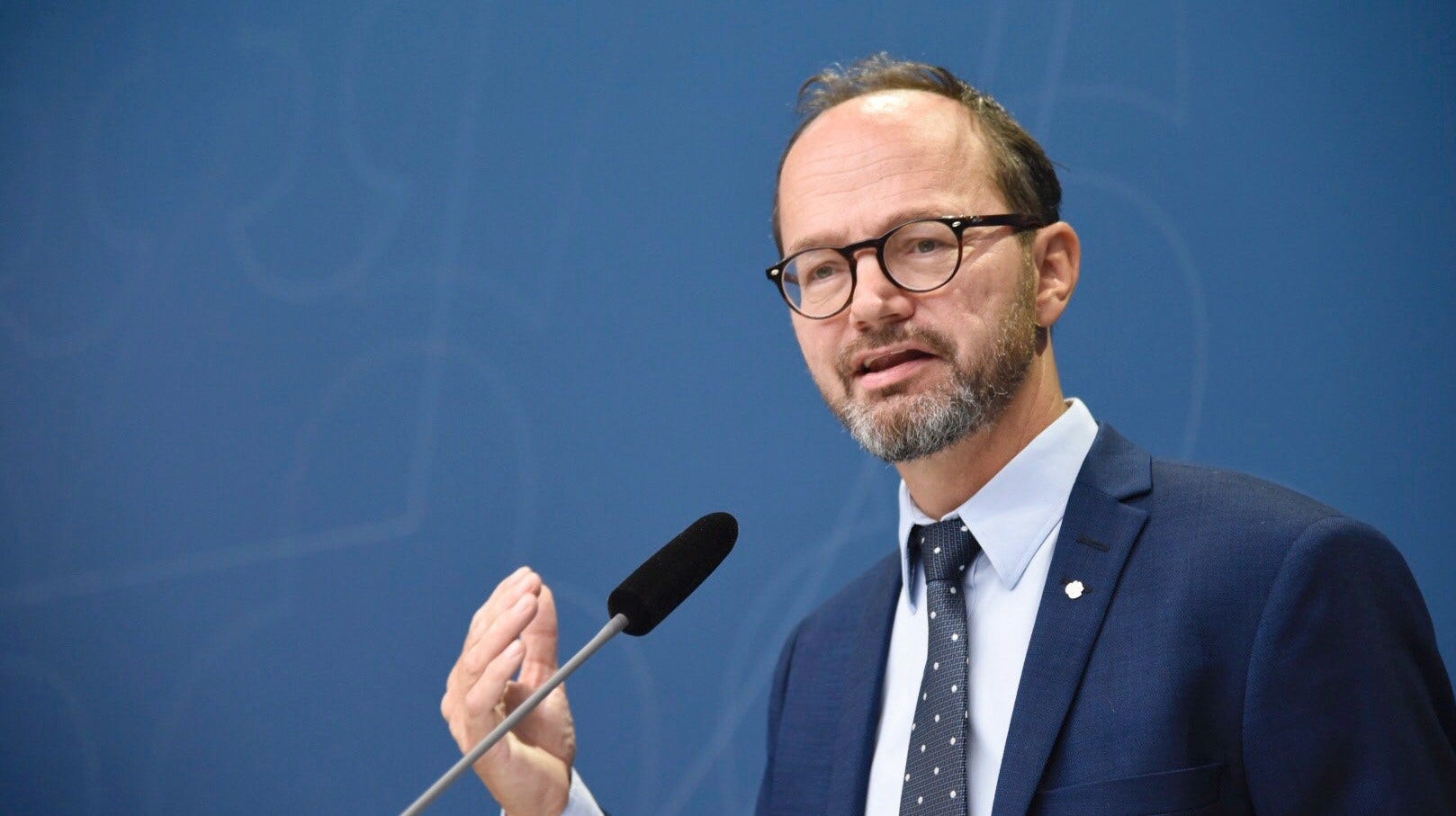 Infrastrukturminister Tomas Eneroth ser positivt på förslagen från branschorganisationen Svensk Sjöfart.