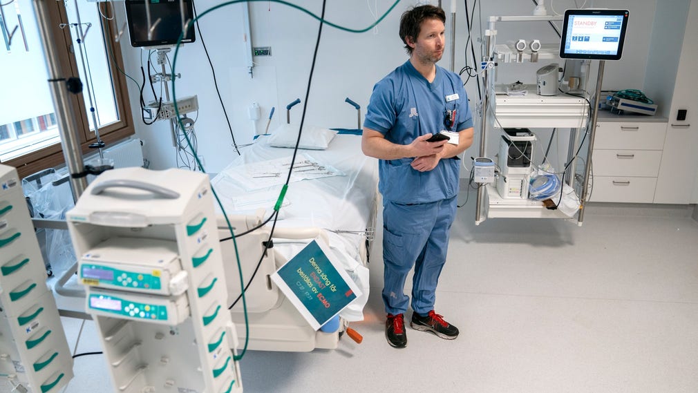 Sektionschef Lars Falk vid Ecmo-centrum på Nya Karolinska i Solna.