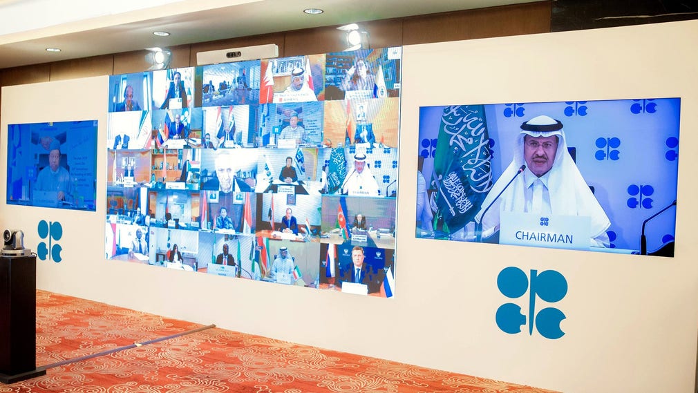 Opecmöte via länk sett från Saudiarabiens energiministerium.