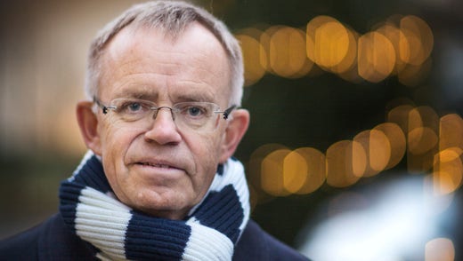 Peter Strang är överläkare samt professor i palliativ medicin på Karolinska institutet och Stockholms sjukhem.