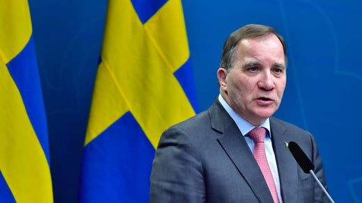 Statsminister Stefan Löfven (S) under fredagens presskonferens.