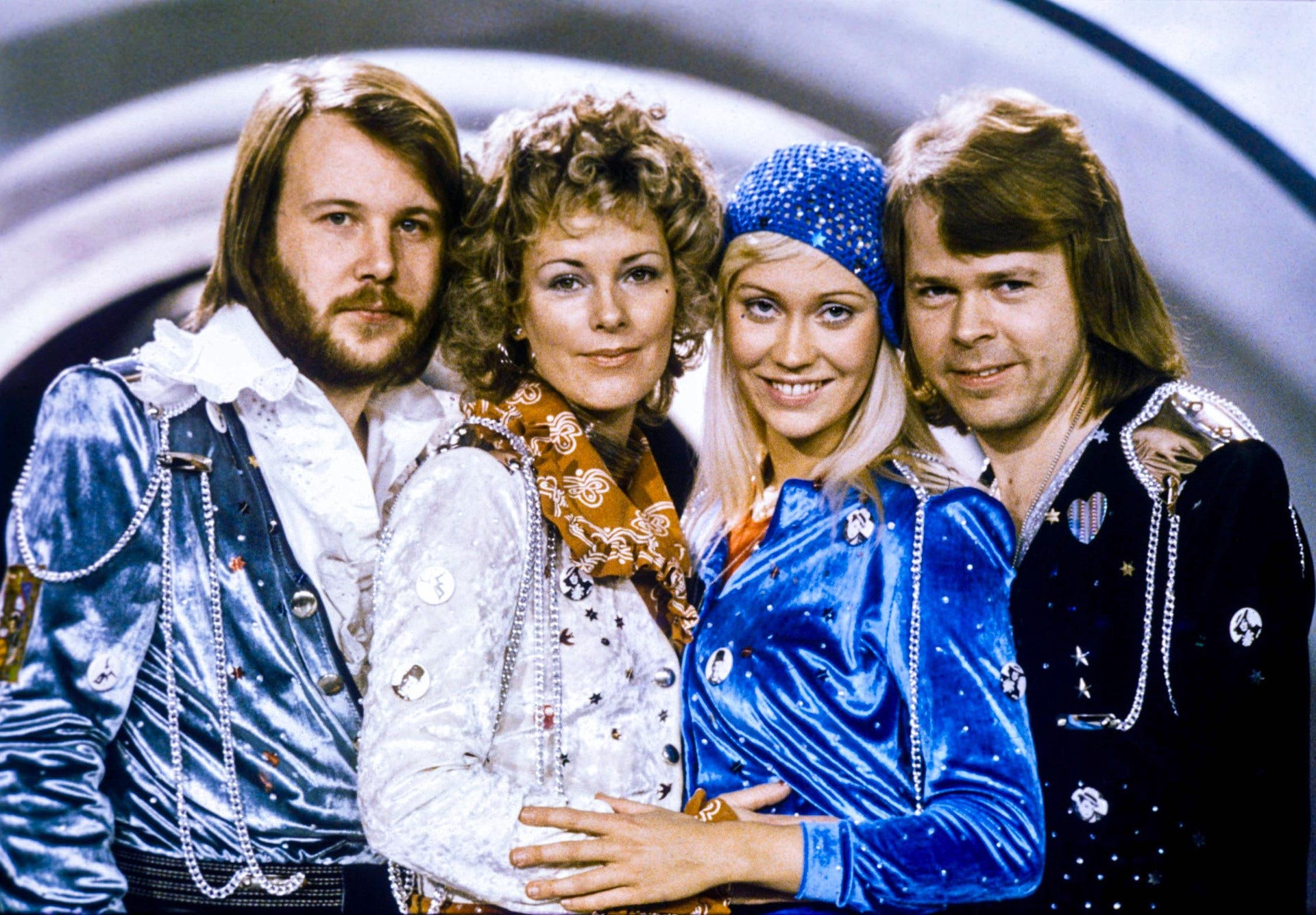 Abba vinner Eurovision Song Contest med ”Waterloo” 1974. Björn Ulvaeus säger att han inte minns något alls av själva upplevelsen. Det är som att han aldrig har stått på den där scenen i Brighton i sina höga platåskor med stjärngitarren i händerna.