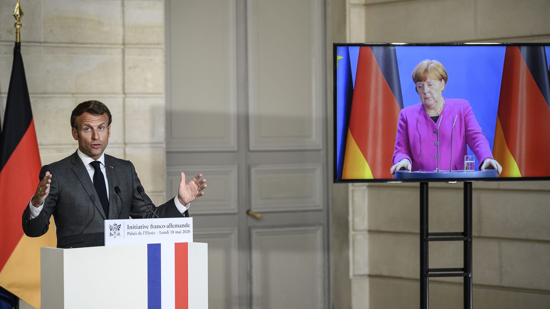 Emmanuel Macron och Angela Merkel föreslog i förra veckan att 500 miljarder euro ska lånas upp av EU och ges i bidrag till återhämtning i krisdrabbade EU-länder.