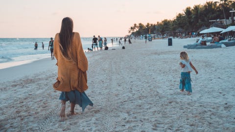 Yoga girl lämnade Aruba för Sverige – och drar in miljoner - Breakit