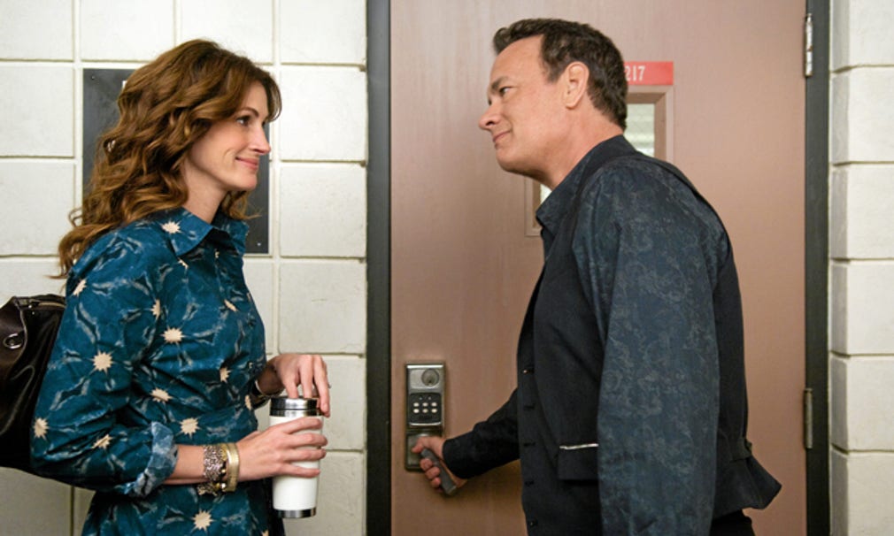 Julia Roberts som Mercedes Tainot och Tom Hanks som Larry Crowne.