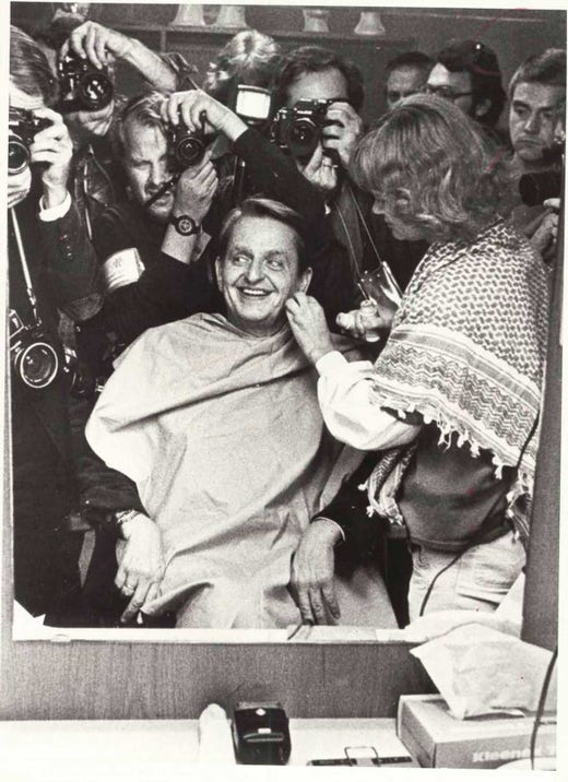 Palme sminkas inför ett tv-framträdande 1980. Foto: Joacob Forsell/TT