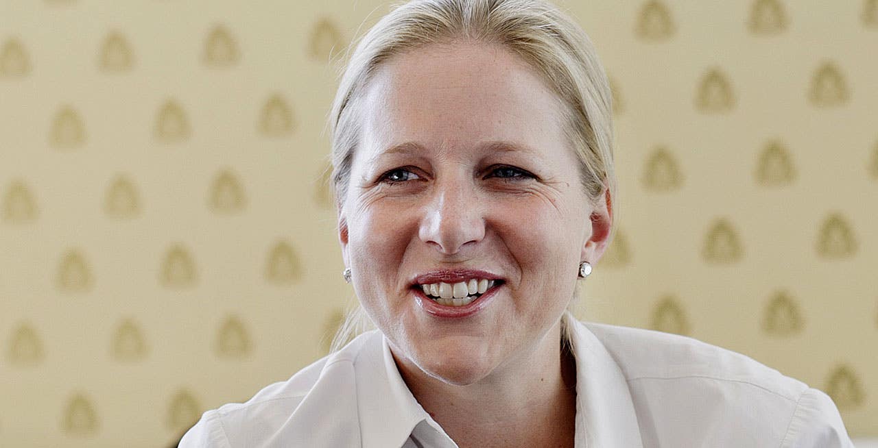 Cristina Stenbeck laddar för flytten