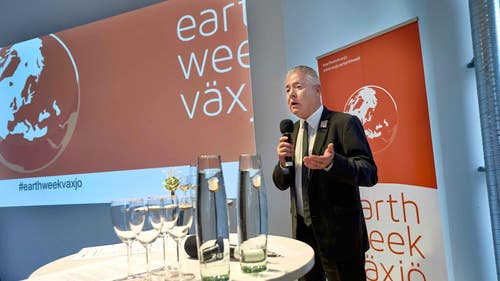 BLÅGRÖN KOMMUN. Kommunalrådet Bo Frank (M) anser att de goda erfarenheterna av att samarbeta med Miljöpartiet går att föra över till rikspolitiken efter valet 2018.