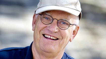 Roger Akelius.