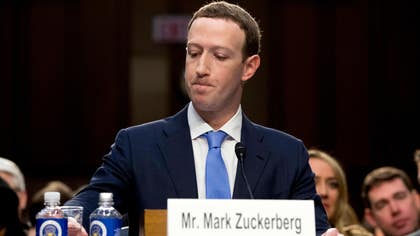 Delägare inom USA:s offentliga sektor ställer sig bakom förslaget att peta Mark Zuckerberg från vd-posten.