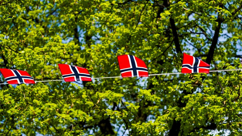 Norges industri-PMI steg något i juni
