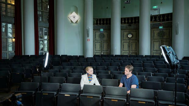 Sebastian Siemiatkowski sitter i samma aula där han en gång presenterade Klarna, då Kreditor, för flera näringslivstoppar och blev sågad för idén.