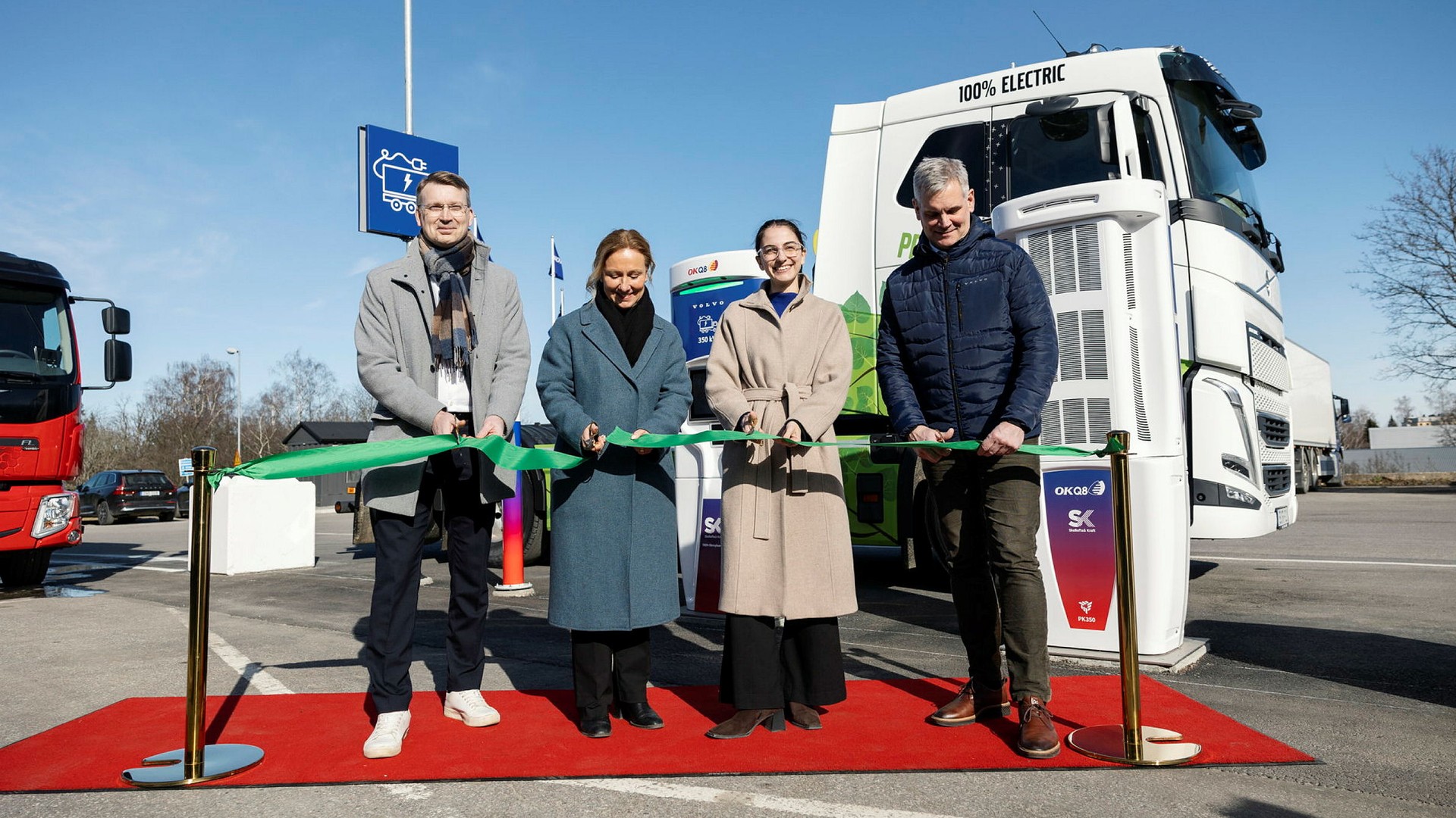 Volvo och OKQ8:s storsatsning på tung laddning rullar vidare