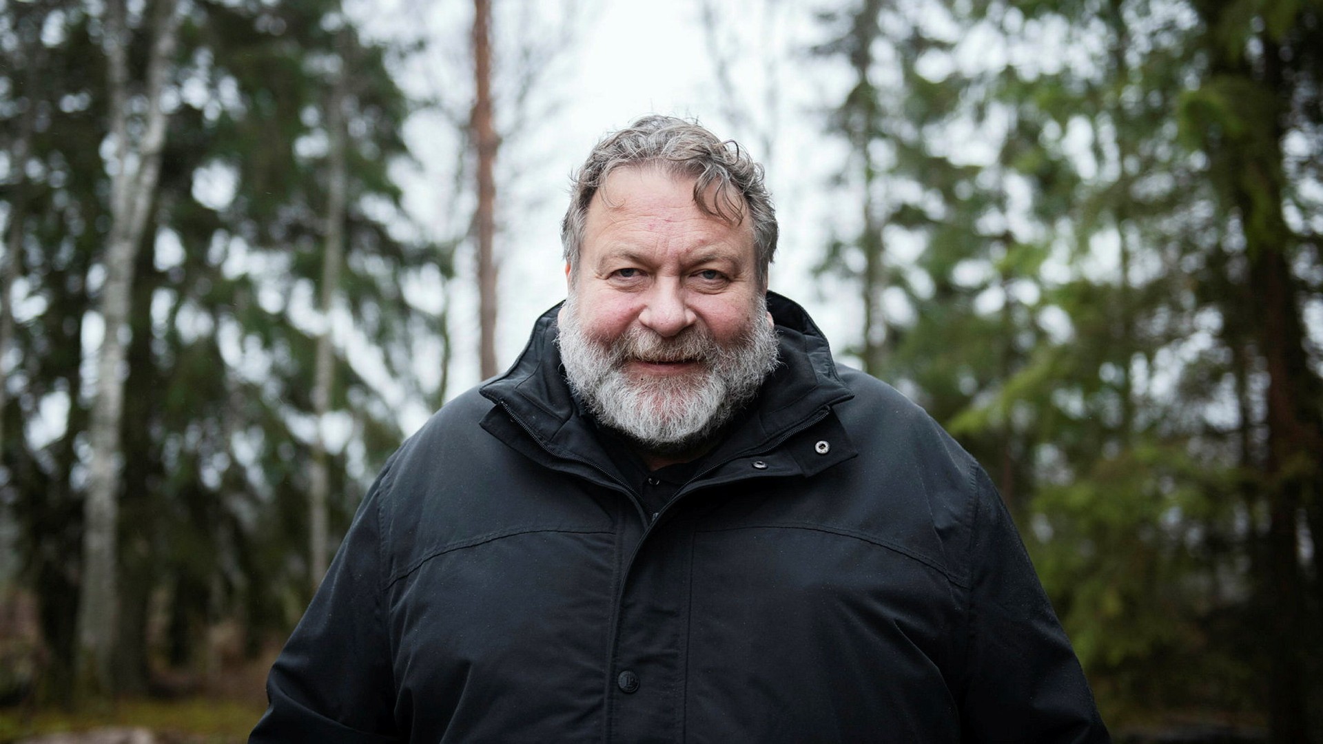 Torsten Jansson låter bygga så det knakar i de småländska skogarna.