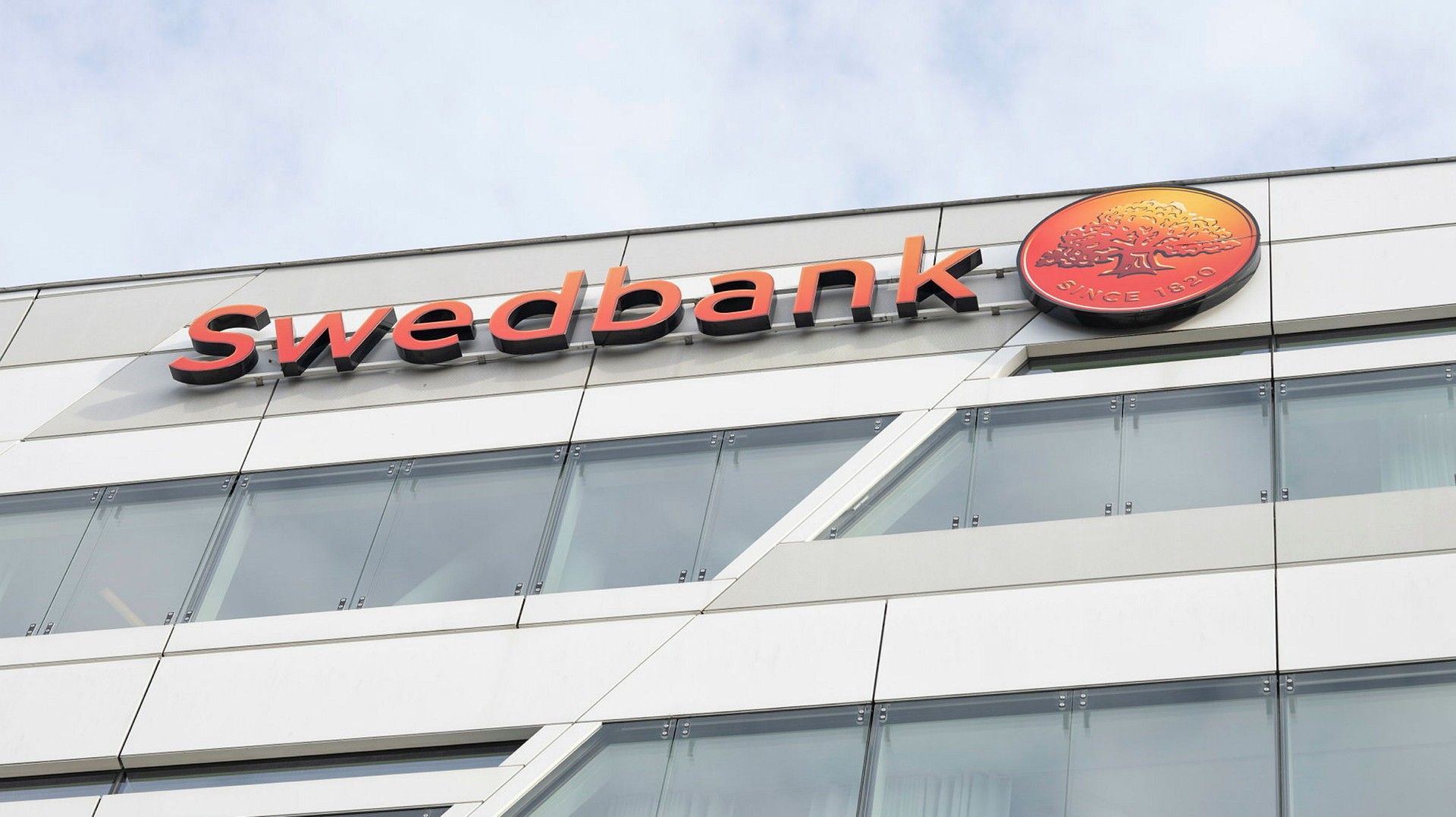 Swedbank ny sektorfavorit hos Handelsbanken