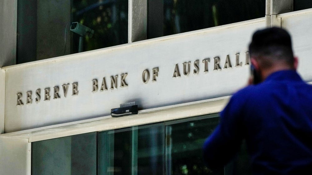 Australiens centralbank slår till med oväntad räntehöjning