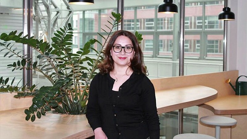 Rodabe Alavi, utredare och ansvarig uppdragsledare på E-hälsomyndigheten för regeringsuppdraget om en digital nationell infrastruktur för nationella kvalitetsregister.