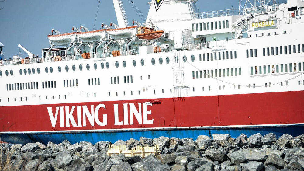 Bekräftat: Viking Line säljer M/S Rosella – har köpt stor aktiepost i ärkekonkurrent