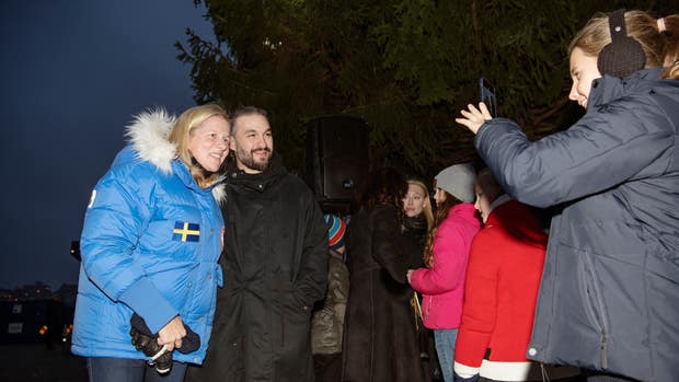 Cristina Stenbeck stöttar DJ-stjärnan Steve Angellos välgörenhetsprojekt.