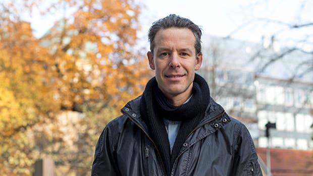 Tobias Croner är specialistfysioterapeut hos Skandias samarbetspartner Sophiahemmet Rehab Center.