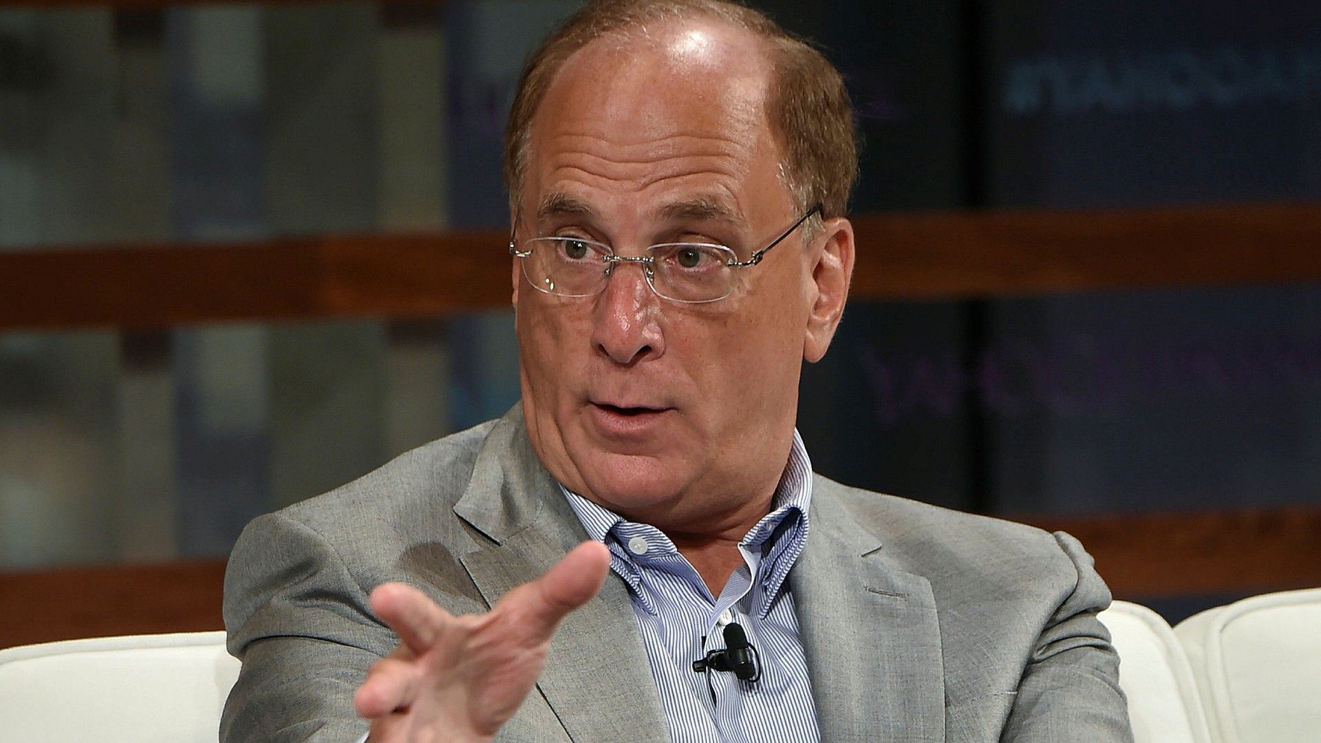 Larry Fink, högsta hönset på Blackrock, skrev i sitt årliga brev till vd:ar på bolagen i portföljen att det inte längre är ett alternativ att ignorera omställningen till nettonollutsläpp.