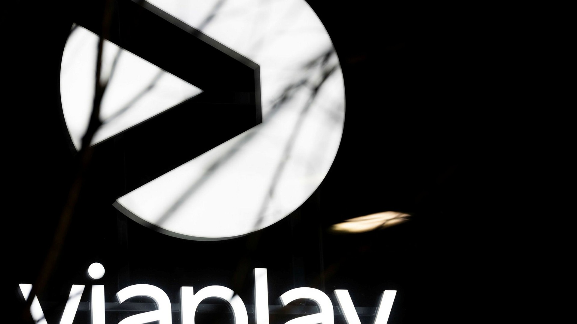 Viaplay slutför försäljning av brittisk verksamhet