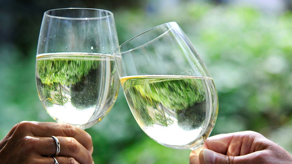 Konsumtionen minskar men vinhandeln slår rekord – Di:s vinexpert förklarar varför