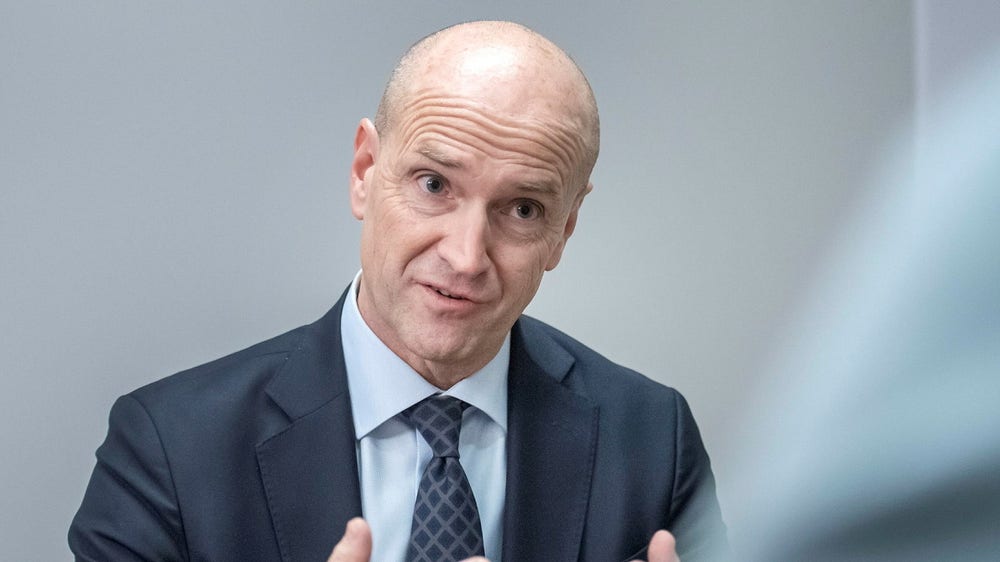 Handelsbanken rensar i kommunikationsstaben