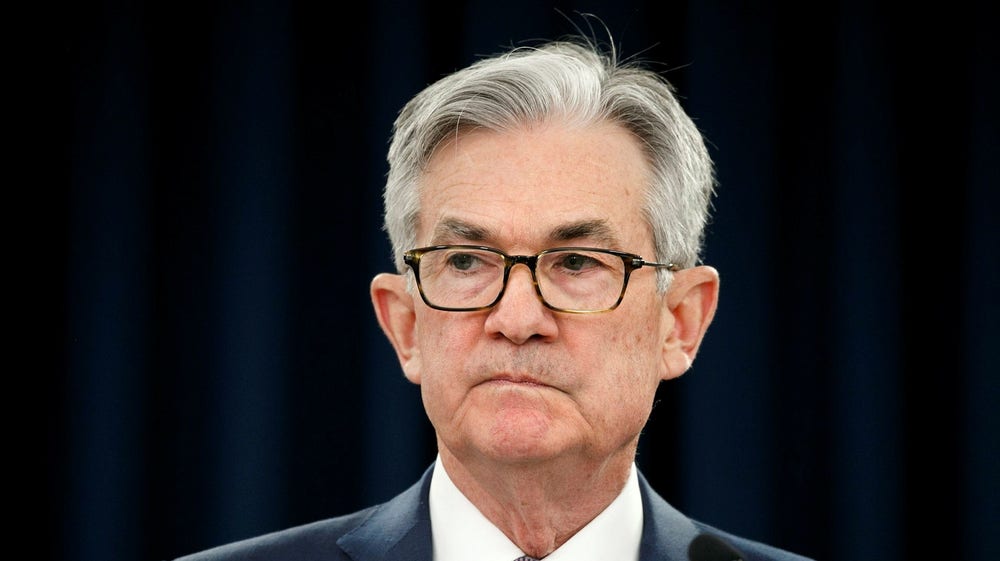 Powell flaggar för högre slutränta än väntat – börserna faller