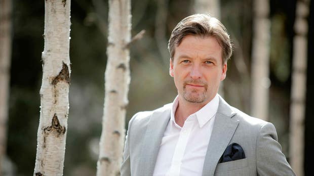 Fredrik Höök ser att andelen storbolag som rapporterar kring biologisk mångfald ökar långsamt, men stadigt.