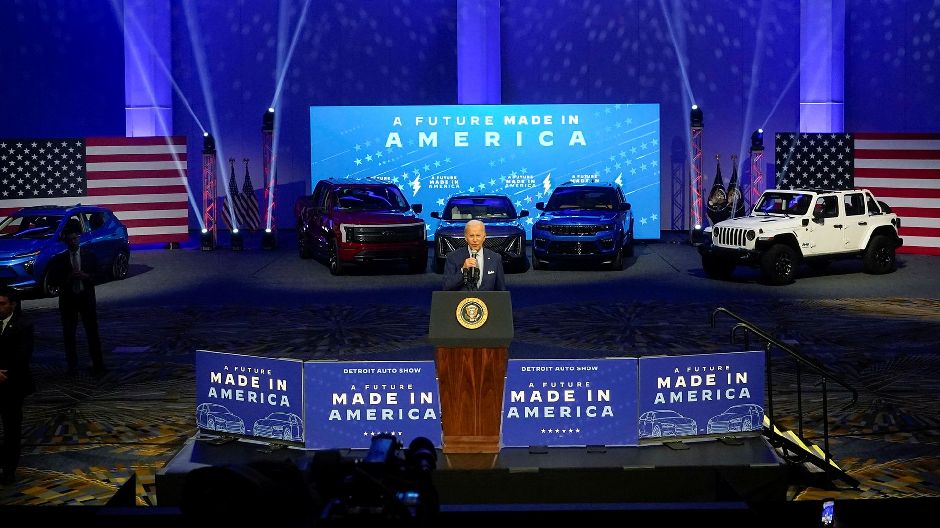 USA:s president Joe Biden tar till storsläggan och höjer importskatterna på kinesiska elbilar från 25 procent till 100 procent.