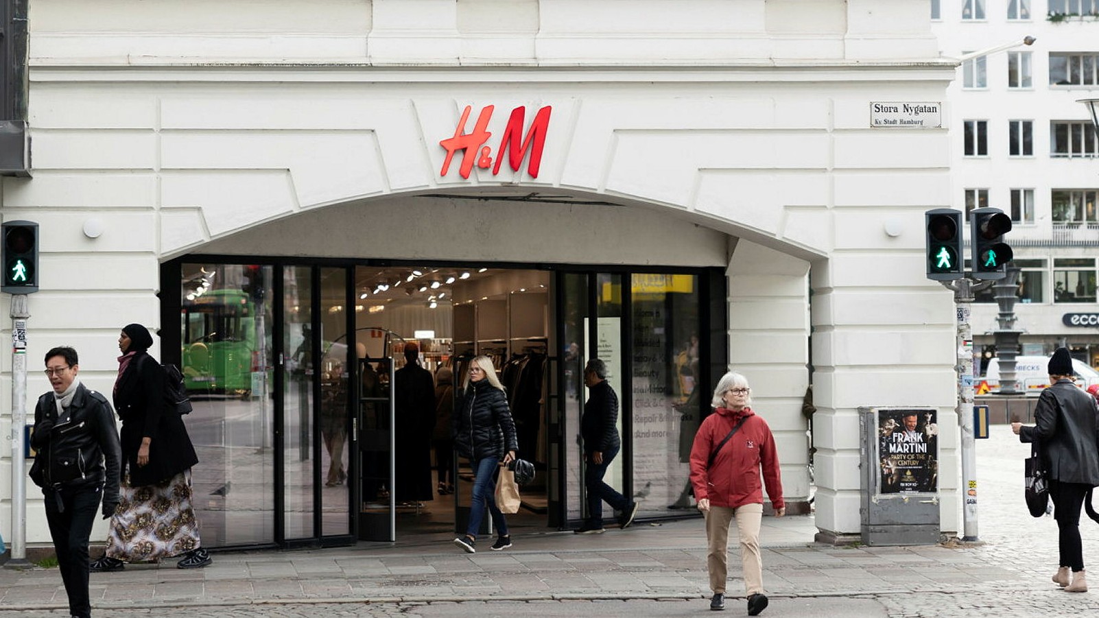 Handelsbanken räknar med lönsamhetslyft för H&M – höjer kortsiktigt råd