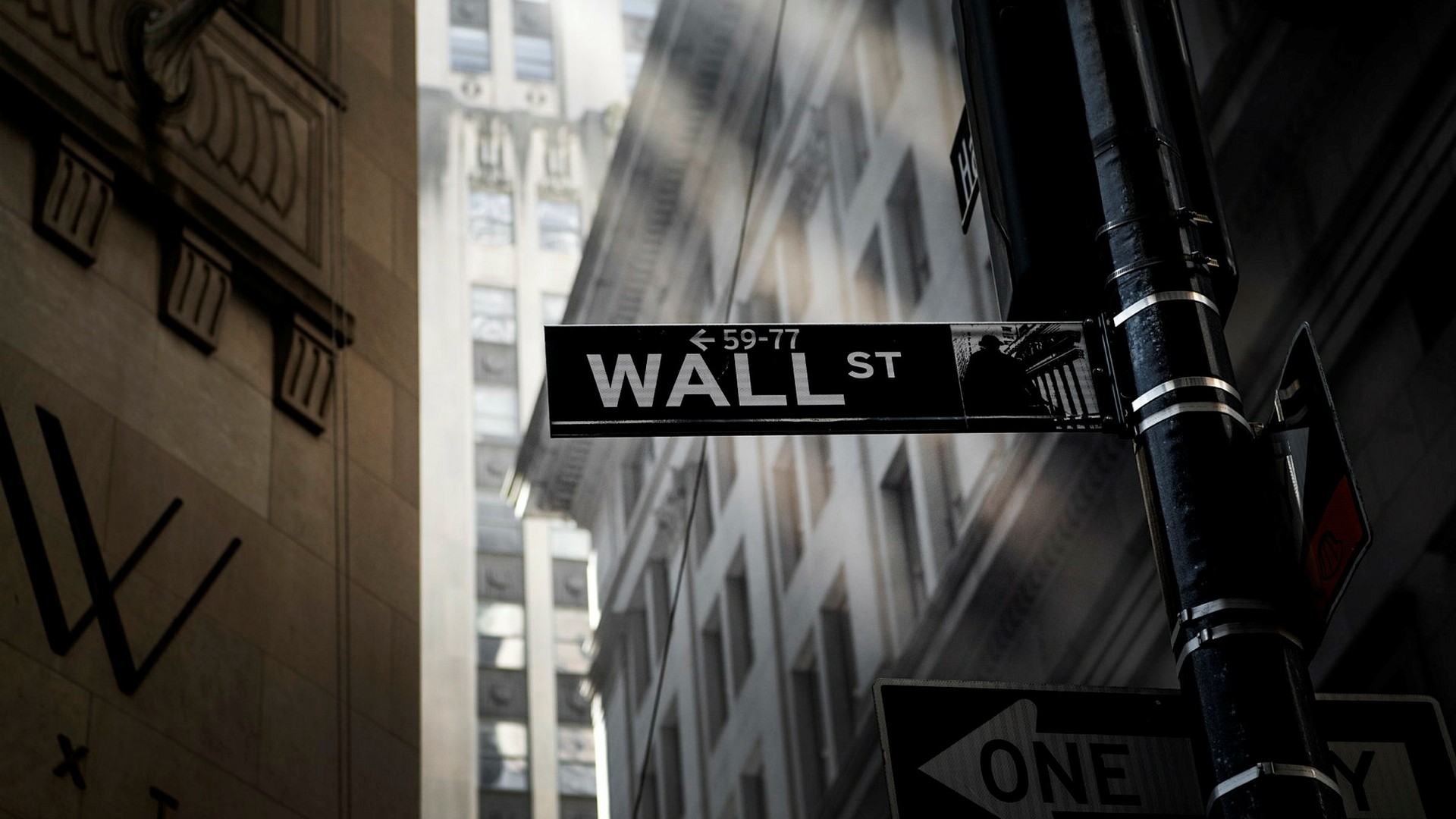 Wall Street står och väger efter rekordnoteringar