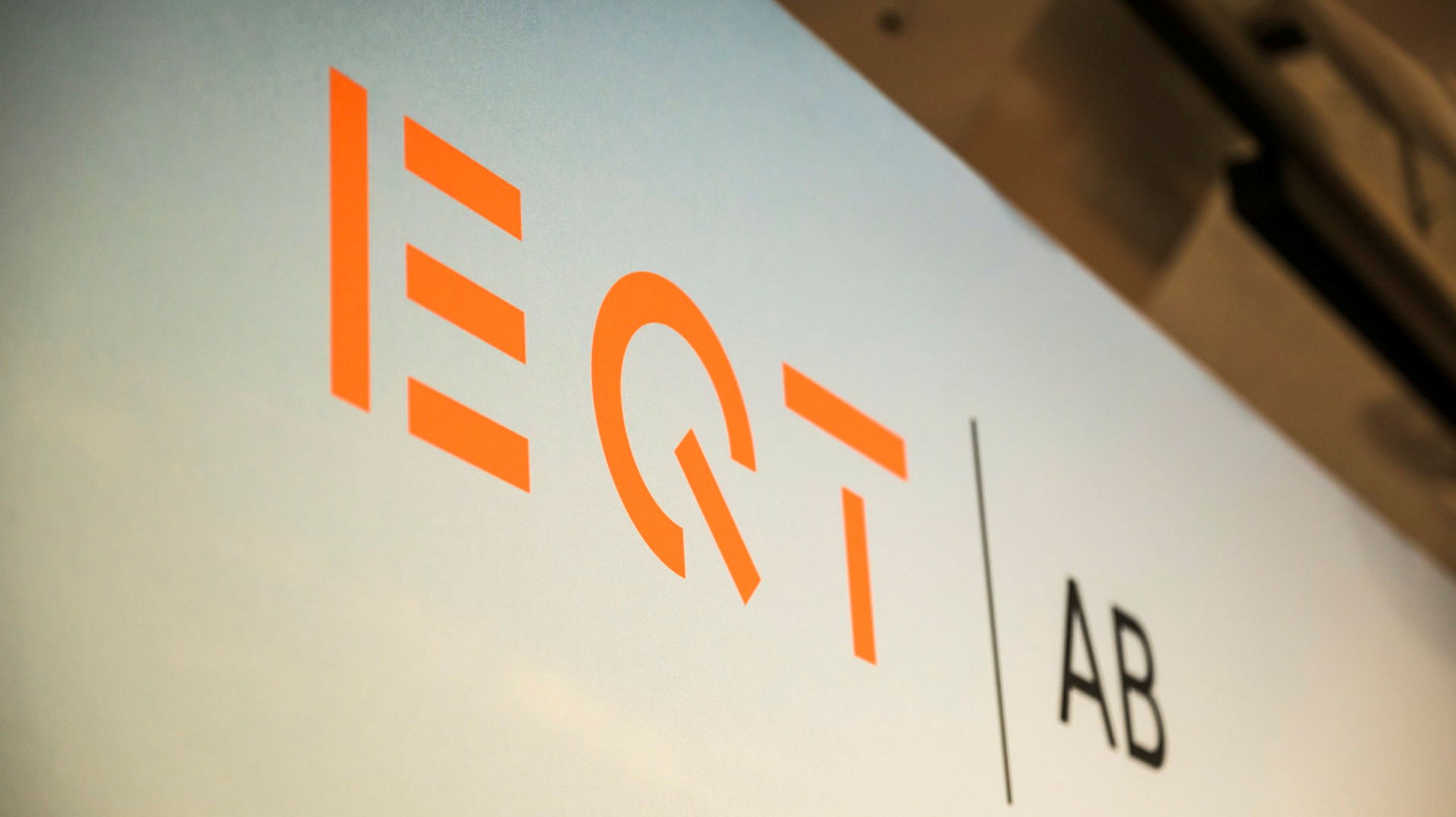 EQT köper in sig i amerikansk avfallshanterare