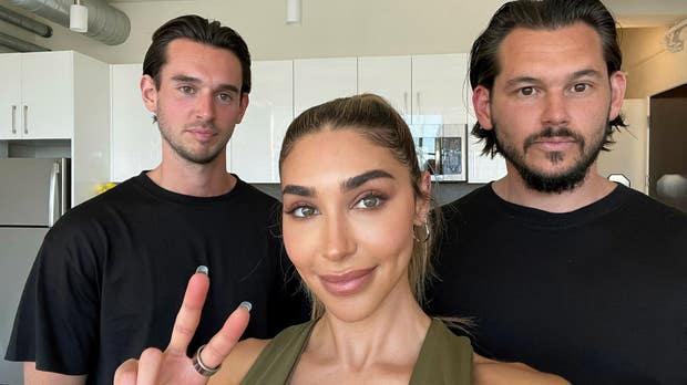 Victor och Jacob Eriksson tillsammans med influencern och DJ:n Chantel Jeffries, som man anlitat för att marknadsföra Boxbollen.