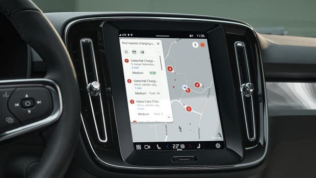 I Volvos elbilar är Google integrerat och hjälper dig att enkelt planera in passande laddstopp längs resvägen.