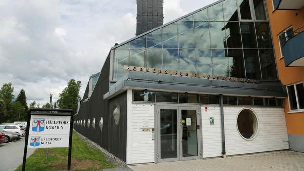 …också känt som Formens hus och kommunhus.
Dölj beskrivning