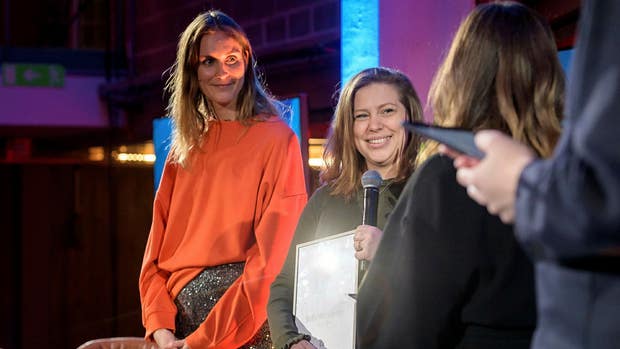 Elinor Samuelsson och Sofie Wahlström träffades på ett virtuellt hackathon 2020.