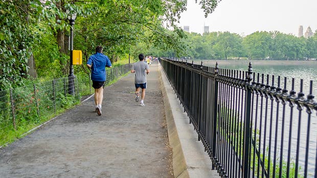Löpare i Central Park hör till den vanliga synen i New York.
