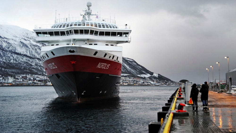 Finansiellt pressade Hurtigruten har säkrat 14 miljarder kronor
