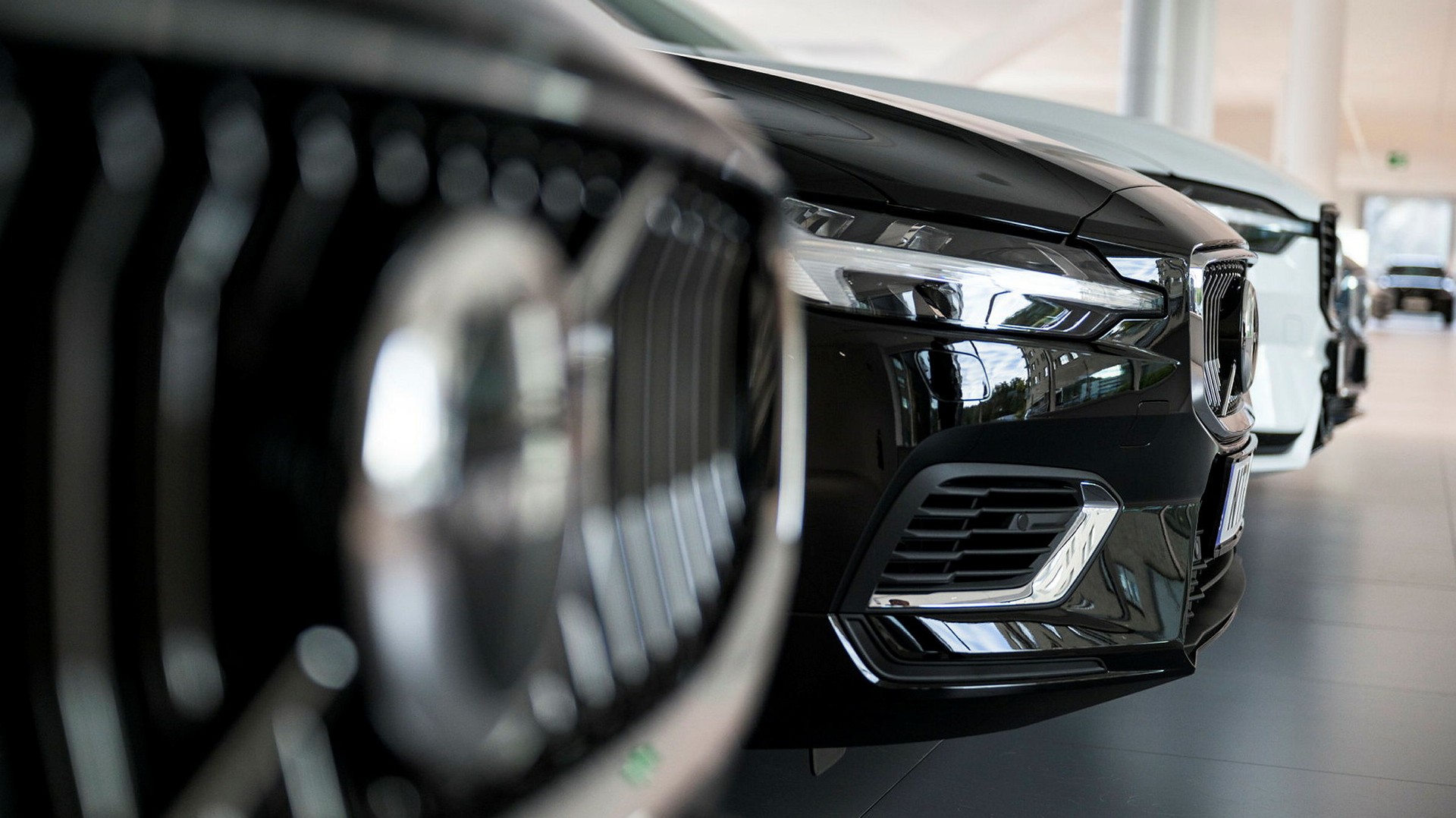 Volvohandeln behåller greppet – agentavtal fördröjs