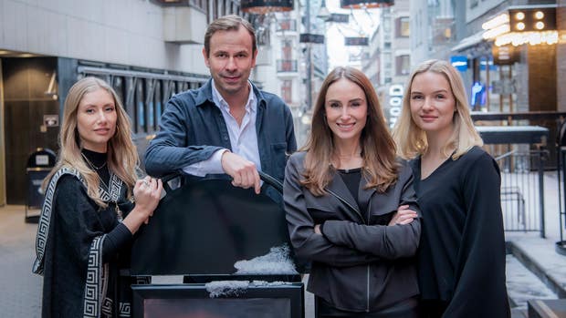 Fyra av totalt sex personer i teamet som står bakom den erotiska ljudappen Ohcleo (från vänster): Sarah Robbins, kreativ chef, Anders Lövbrand, medgrundare, Celine Fierro, medgrundare och vd och Maja Sverin, grafisk designer.