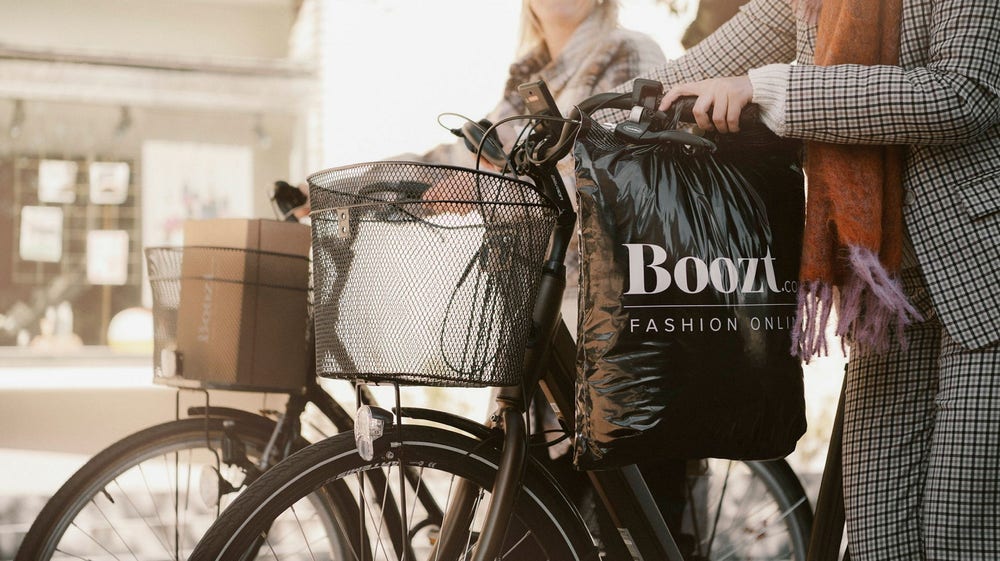 Storägaren flaggar ned i Boozt