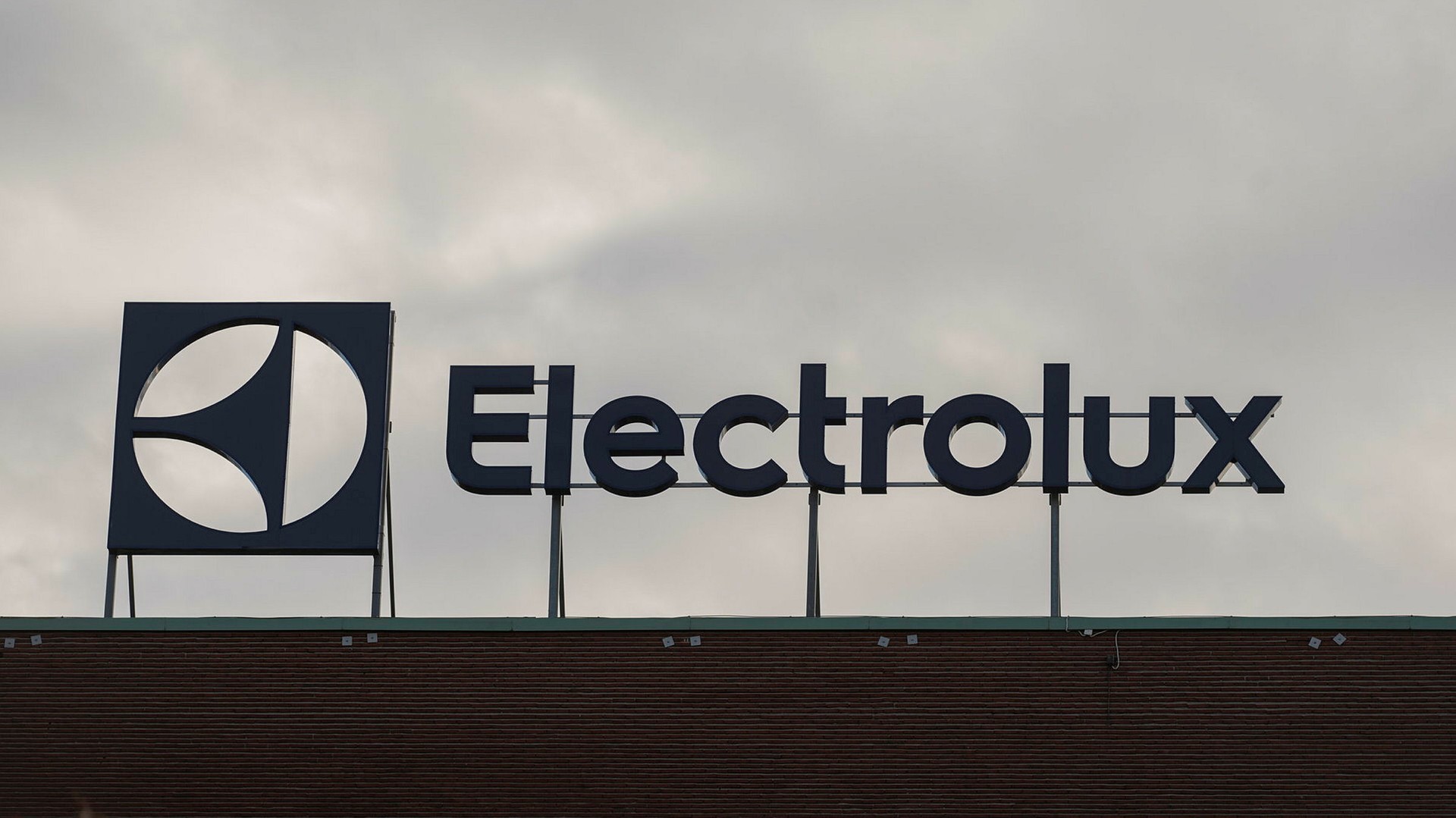 Electrolux-topparnas löner rusade – trots kursraset