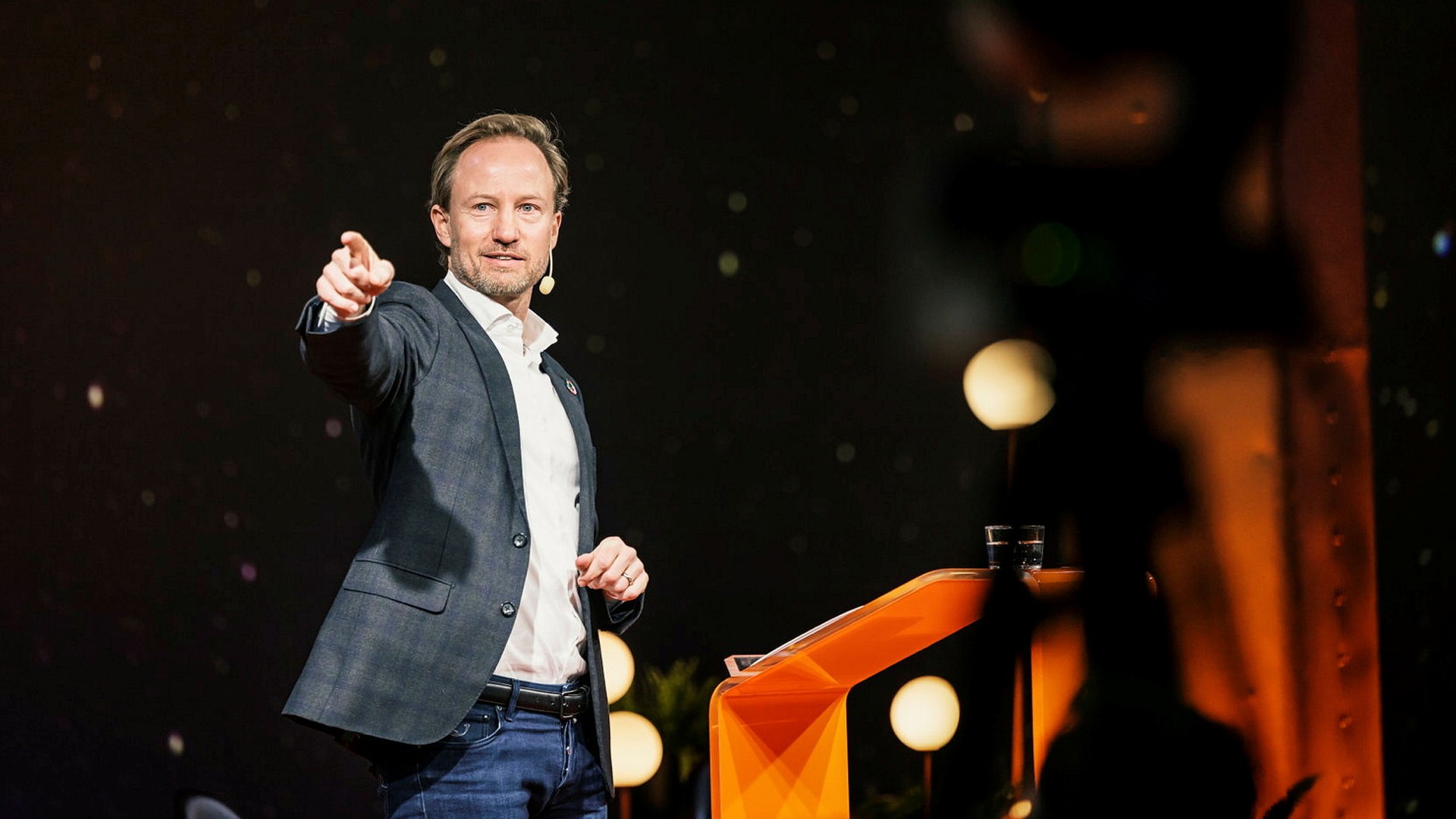 EQT:s vd Christian Sinding säger som Nalle Puh: ”Ja tack, båda!”, på frågan om en potentiell investerare ska lägga sin slantar på EQT-aktier eller i den nya produkten Nexus.