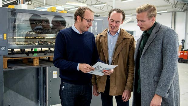 Magnus Johansson vd Mixi Print, som är är Getsocials leverantör av trycksaker. Tillsammans med Alfred och David Appelros.
