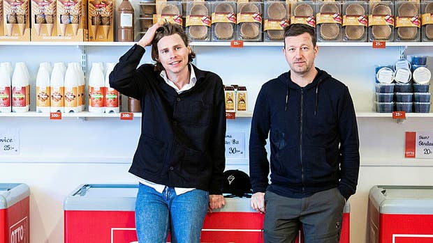 Bröderna Elof Albrektsson, vd, och Håkan Skoog, produktionsansvarig, har klivit in som andra generationens delägare i Otto & Glassfabriken, Yngsjö.